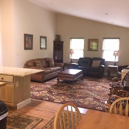 Brook Trout Inn Sapphire Luaran gambar
