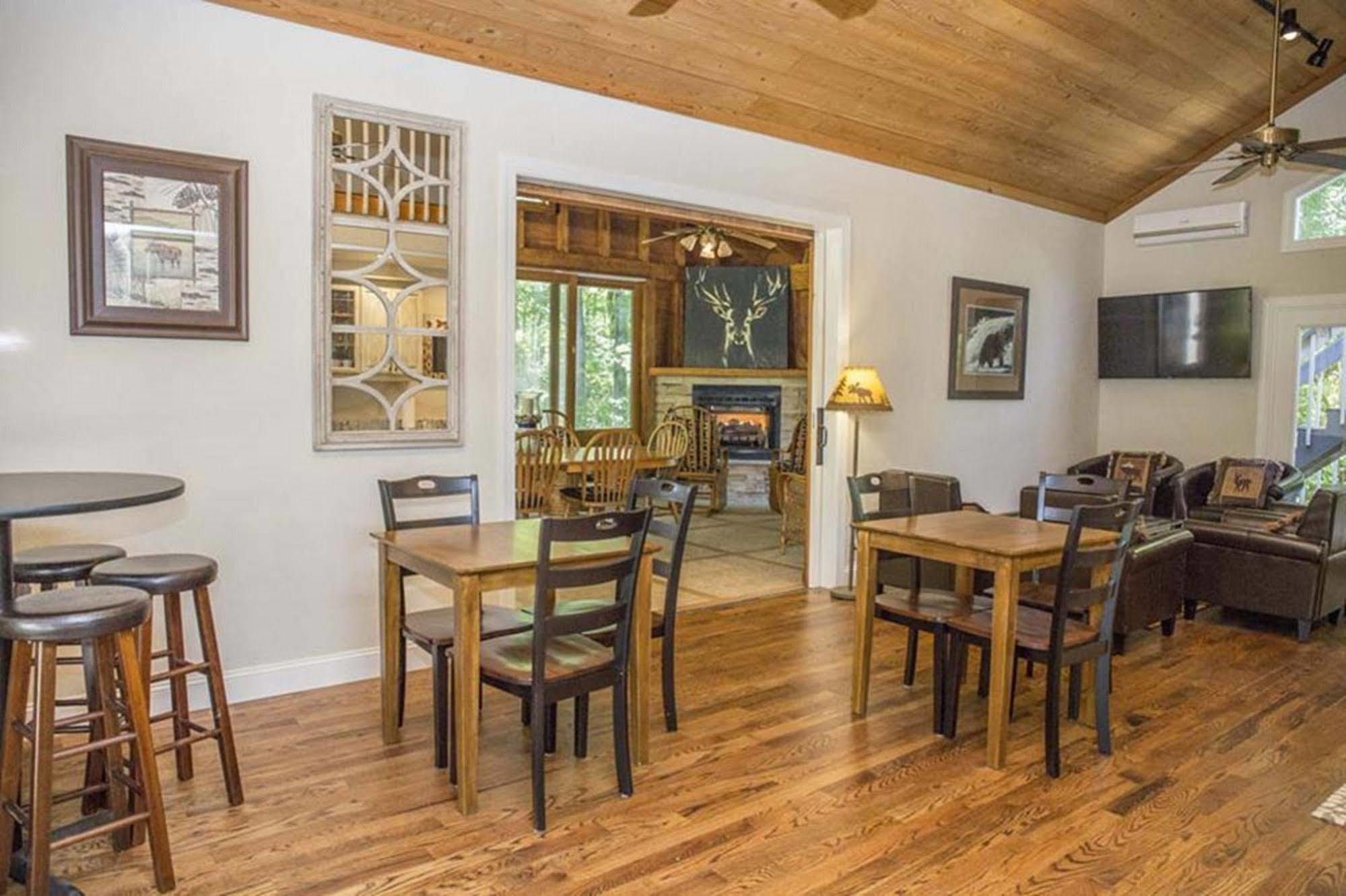 Brook Trout Inn Sapphire Luaran gambar
