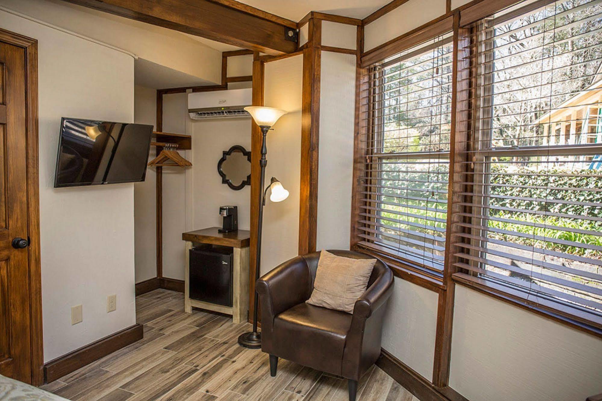 Brook Trout Inn Sapphire Luaran gambar