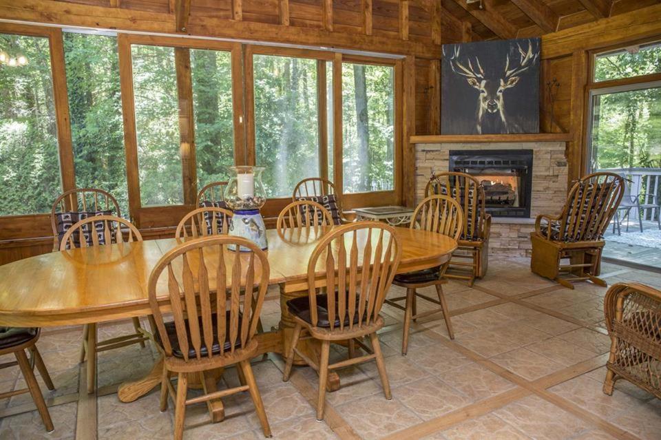 Brook Trout Inn Sapphire Luaran gambar